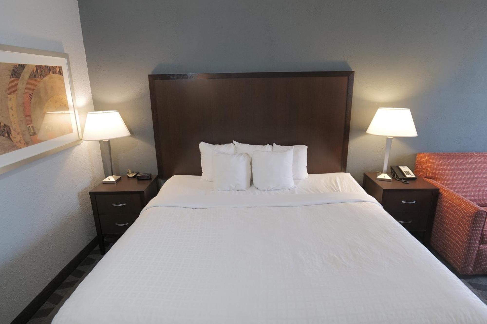 Baymont By Wyndham Flint Airport North Hotell Exteriör bild
