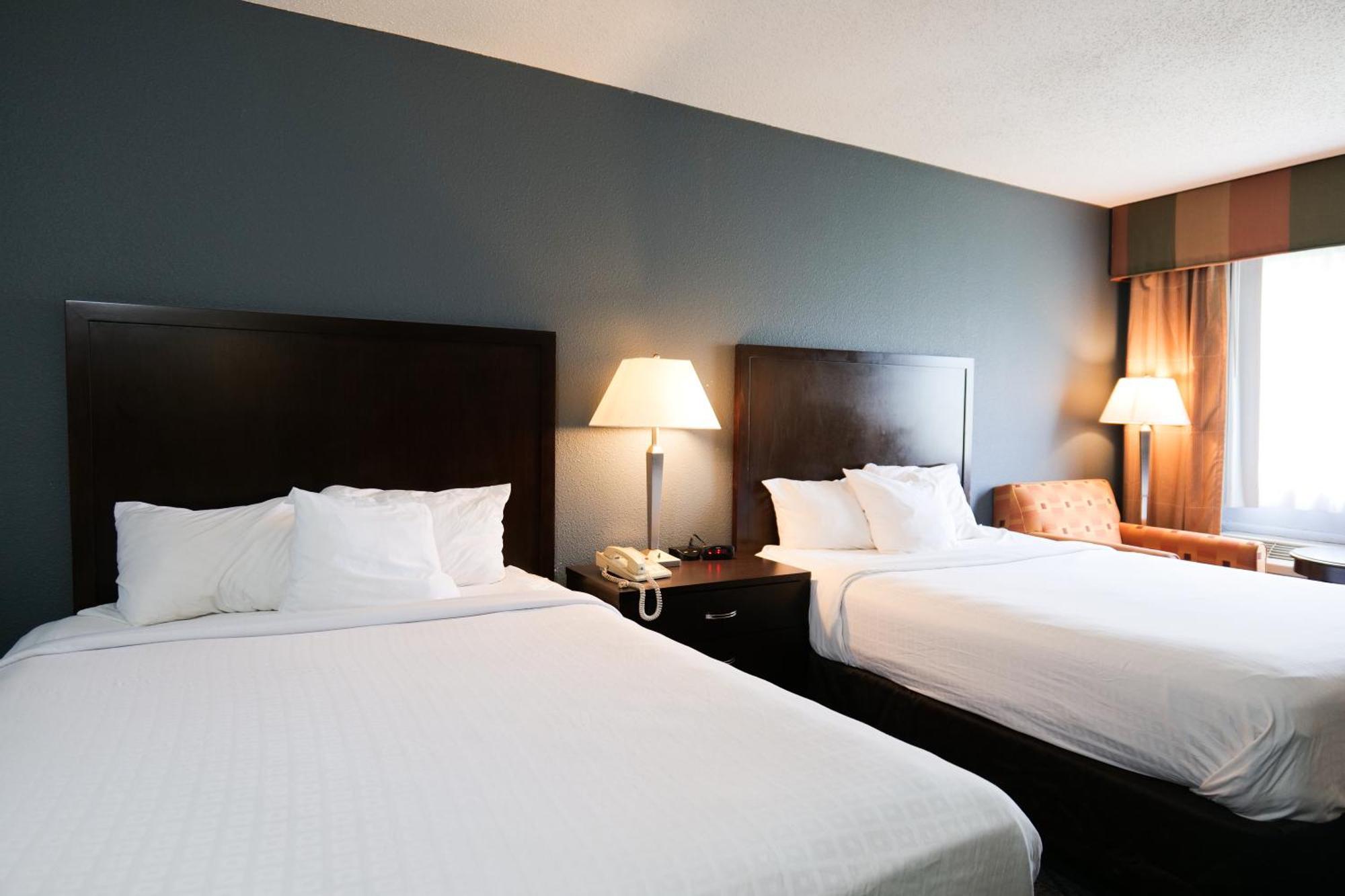 Baymont By Wyndham Flint Airport North Hotell Exteriör bild