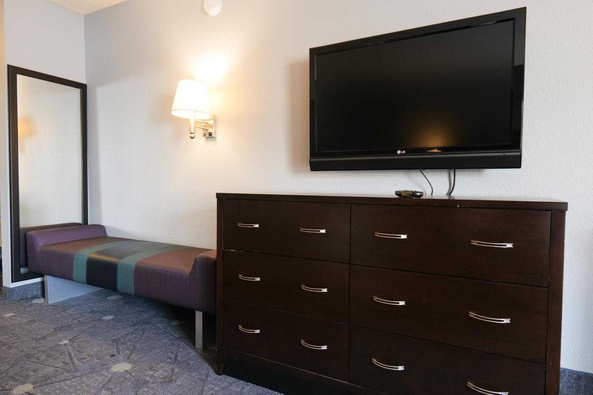 Baymont By Wyndham Flint Airport North Hotell Exteriör bild
